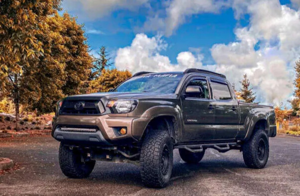 2013 Toyota Tacoma with Toyo Open Country A/T III tires