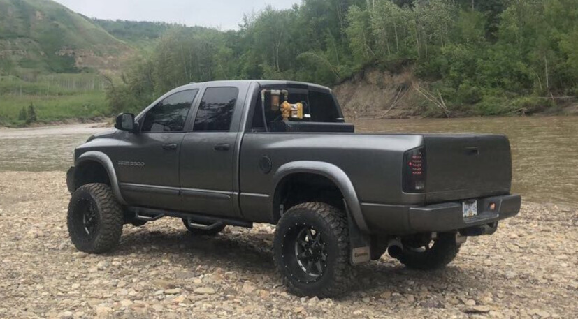 2005 Dodge Ram 3500 with BDS Suspension Lift and Moto Metal MO970 wheels