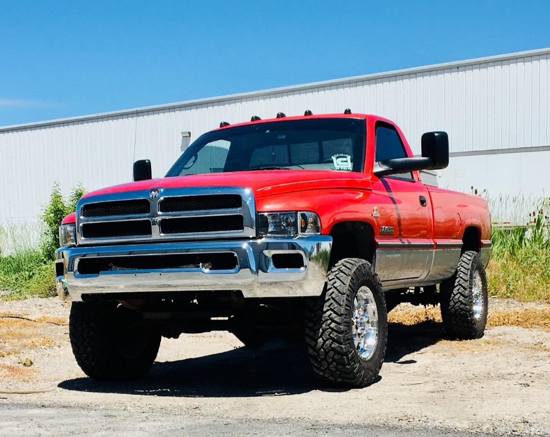 1994 Dodge Ram 2500 with Ultra Goliath wheels and Nitto Trail Grappler tires