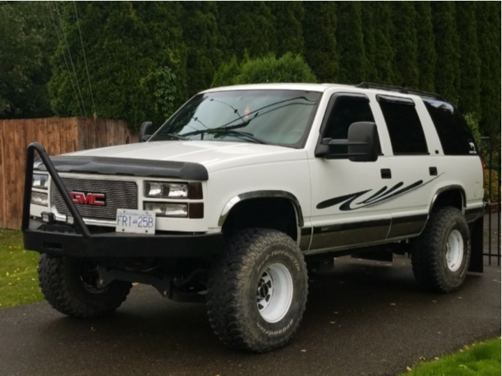1995 GMC Yukon with Pro Comp Series 51 wheels and Zone Suspension Lift