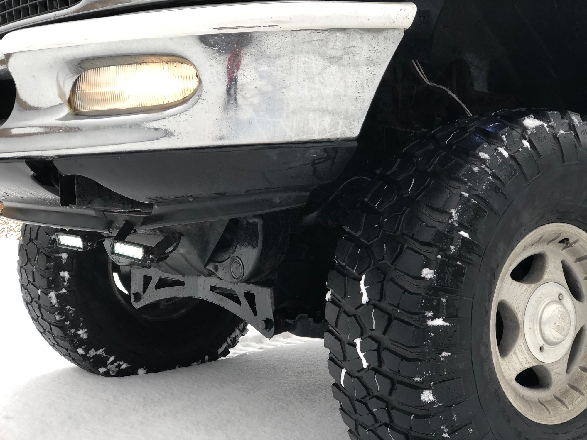 Tire and Wheel of 2002 Ford Expedition