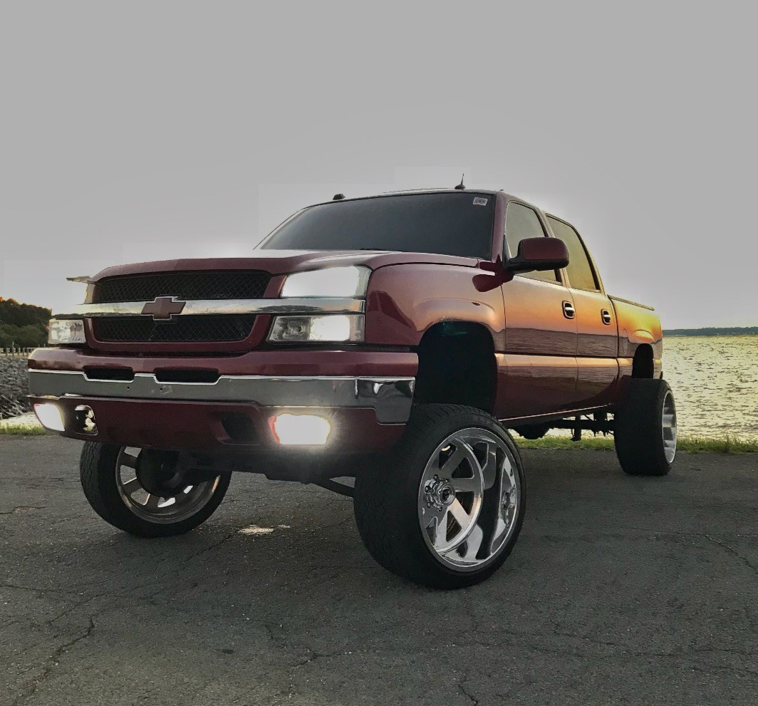 2005 Chevy Silverado 1500 Cateye with Fuel Forged FF0 wheels and Rough Country Suspension Lift