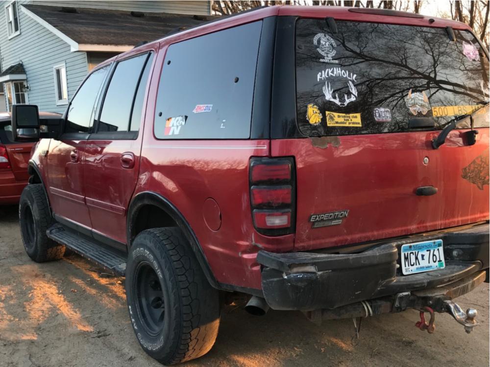 2002 Ford Expedition with Pro Comp Wheels and Supreme Suspension Lift