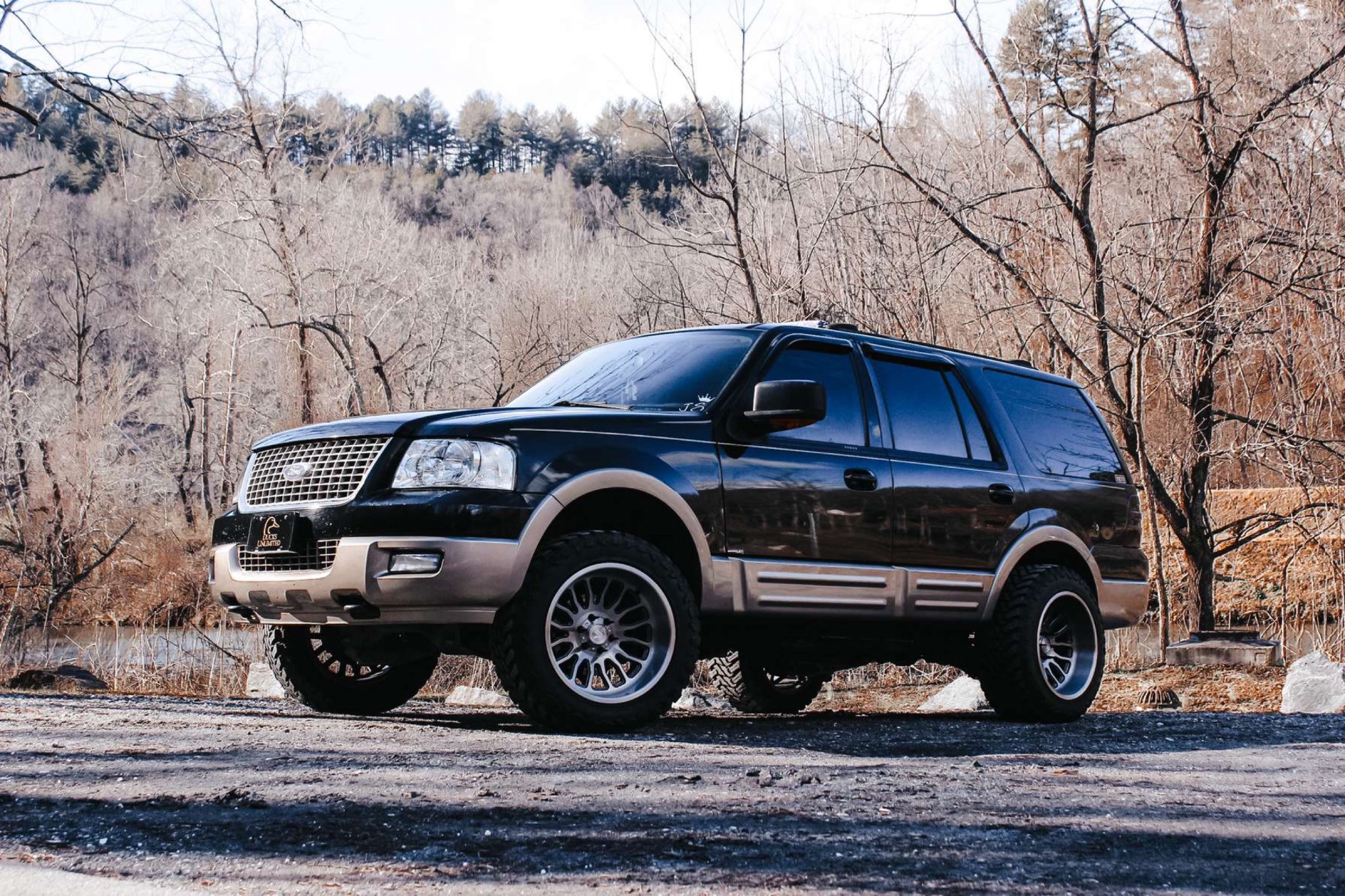 2004 Ford Expedition with Asanti Offroad Wheels and Rough Country Leveling Kit