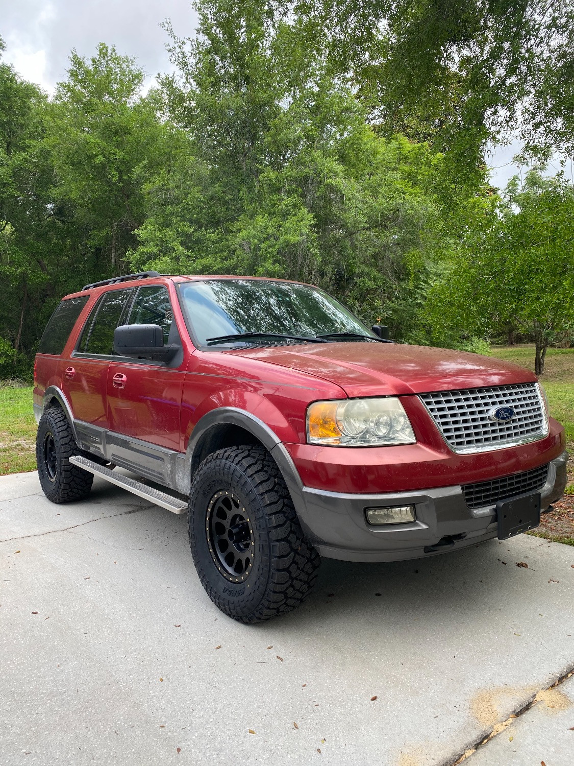 2005 Ford Expedition with Kenda Klever Tires and 3.5 inch suspension lift