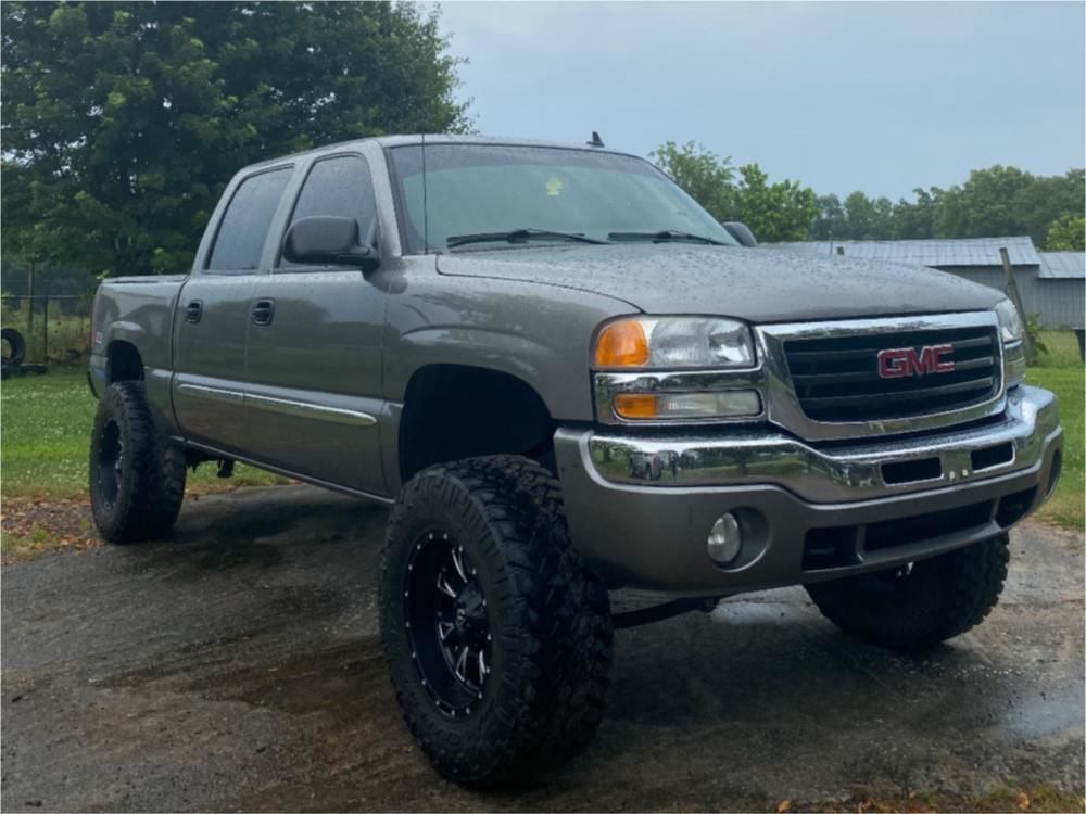 2006 GMC Sierra 1500 with Nitto Trail Grappler tires and Fuel Throttle wheels