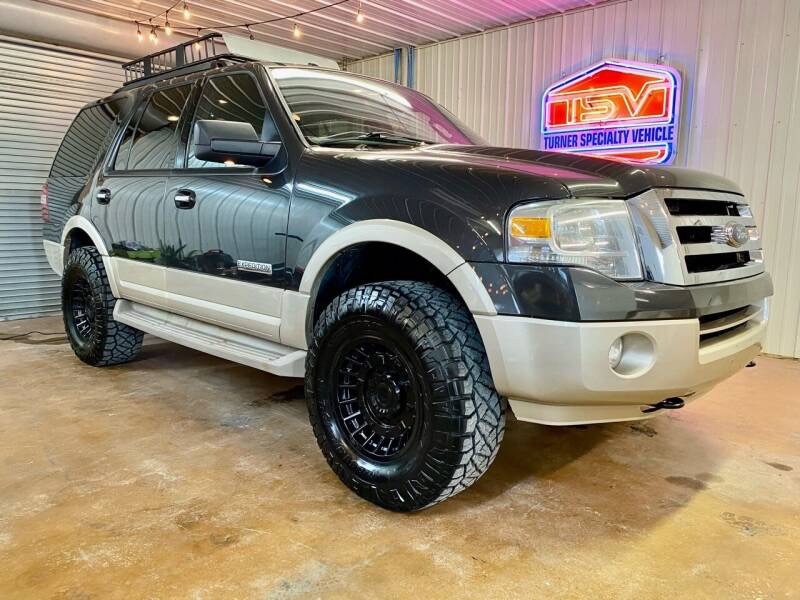 2007 Ford Expedition with Fuel Militia Wheels and Rough Country Suspension Lift