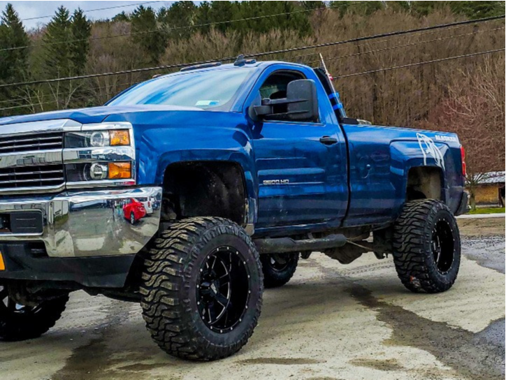 2017 Chevy Silverado 2500 HD with Federal Xplora MT tires and Moto Metal MO962 wheels