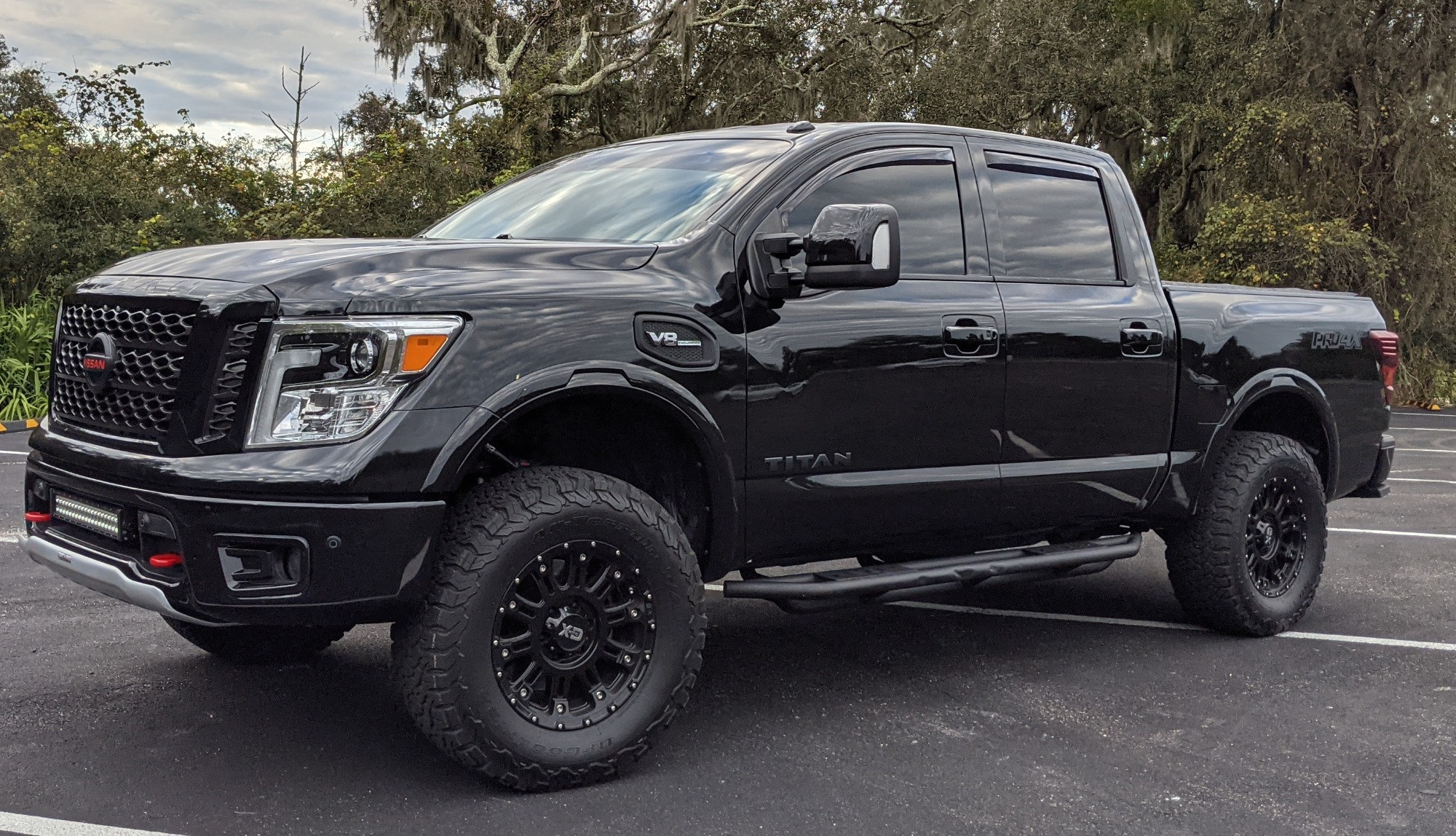 2017 Nissan Titan with XD Hoss wheels