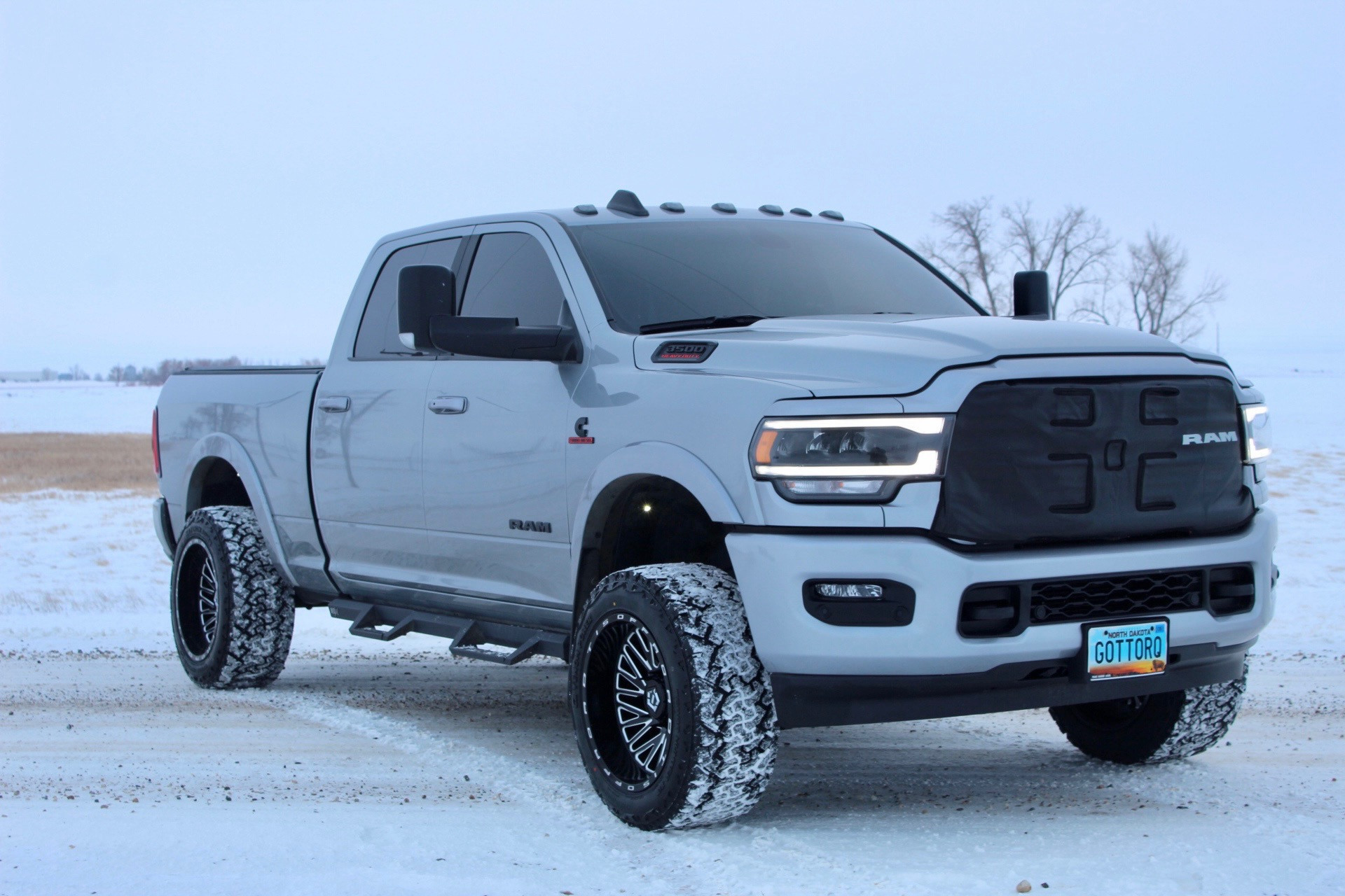 What Wheels and Tires Best Fit a Fifth Generation Ram 3500?