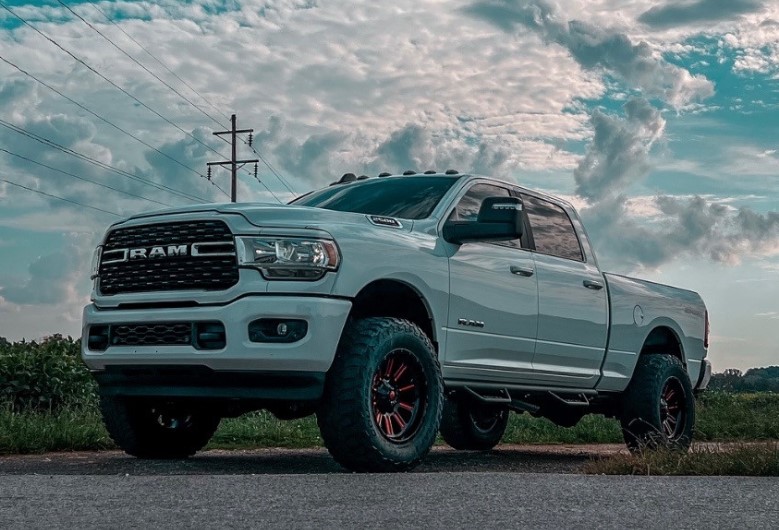 What Wheels and Tires Best Fit a Fifth Generation Ram 2500?