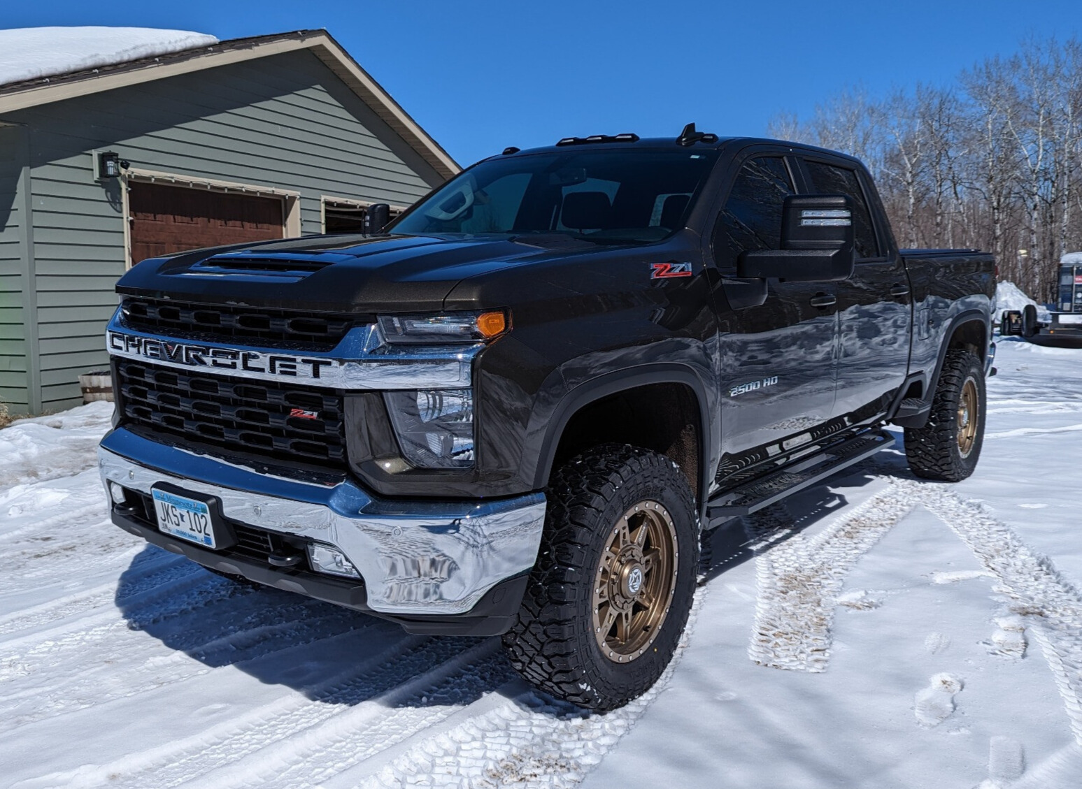 2022 Chevy Silverado 2500 HD LT with Anthem Off-Road Rogue wheels and Kenda Klever R/T tires