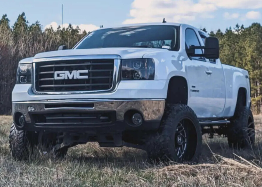 2008 GMC Sierra 2500 with Atturo Trail Blade MT tires and Rough Country Suspension Lift