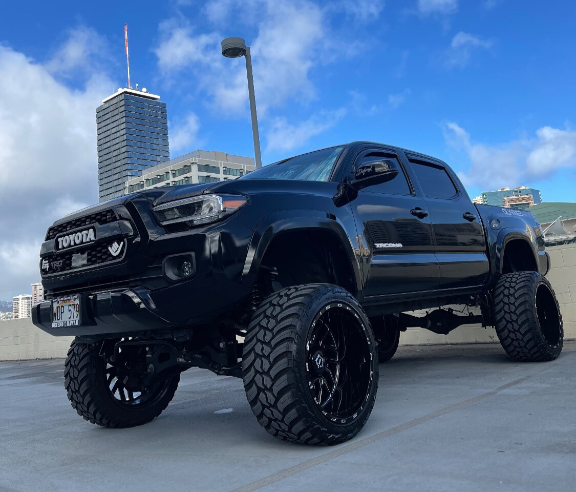 2021 Toyota Tacoma TRD with Fabtech Suspension Lift and TIS 544BM wheels