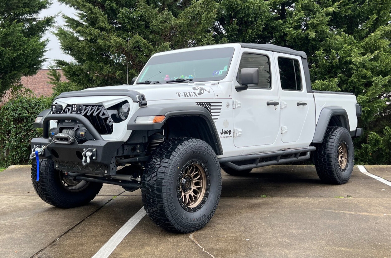 2020 Jeep Gladiator Sport S with Kenda Klever AT2 tires