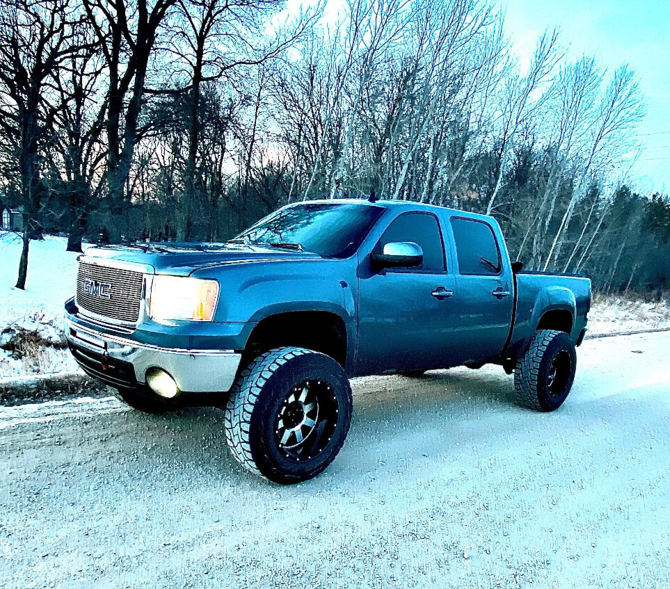 2009 GMC Sierra 1500 HD with Gear Off-Road Big Block wheels and Toyo Open Country R/T tires