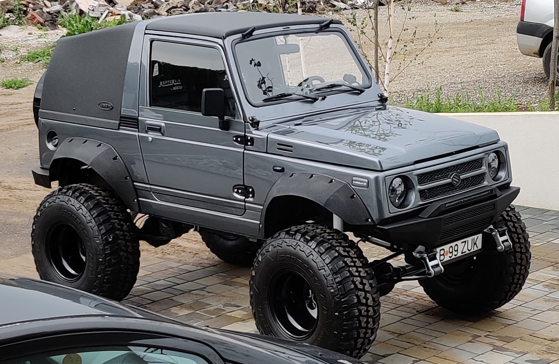 Suzuki Samurai with 12-wide wheels
