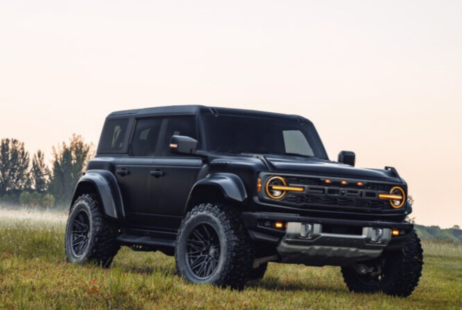 2022 Ford Bronco Raptor with Rough Country Leveling Kit and Vossen HF6 wheels