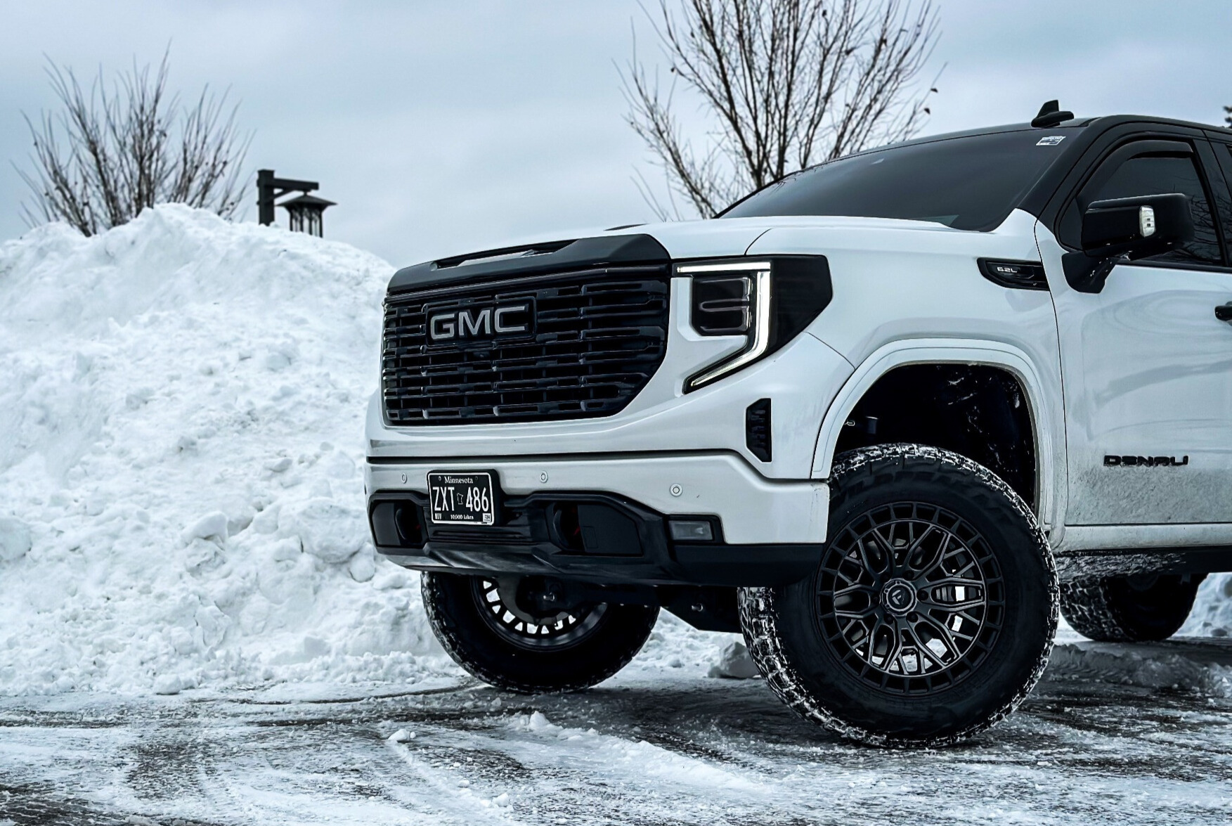 2022 GMC Sierra 1500 Denali with Fuel Sigma wheels and Sway Bar Suspension