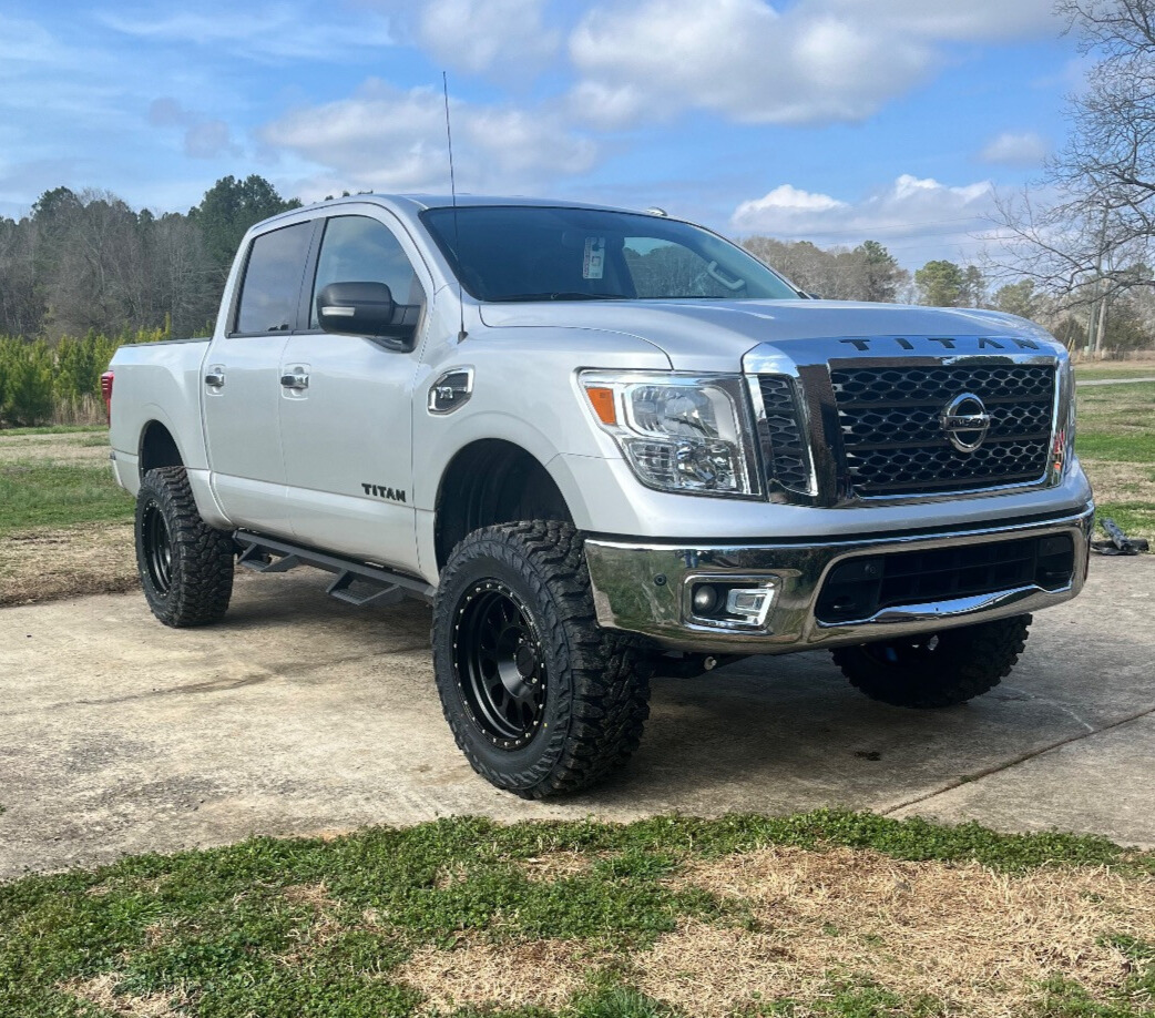 What Wheels and Tires Best Fit a Second Generation Nissan Titan?
