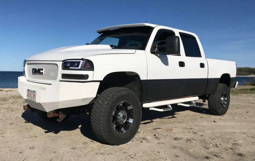 2001 GMC Sierra 2500 HD with XD XD797 wheels and Nitto Terra Grappler tires