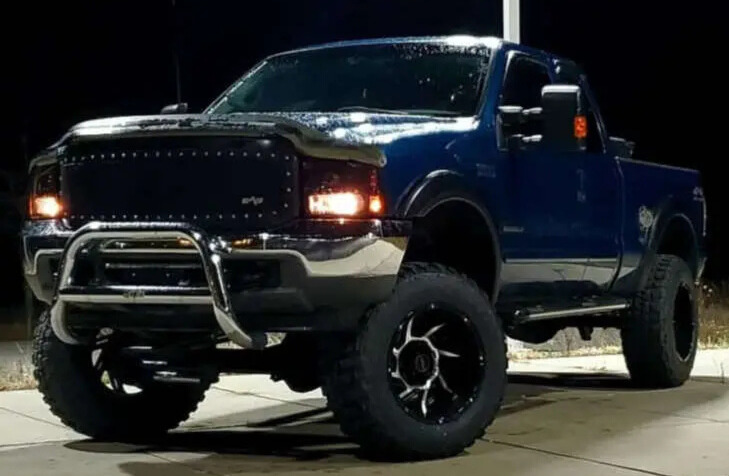 2001 Ford F-250 Super Duty with Federal Couragia MT tires and Rough Country Suspension Lift