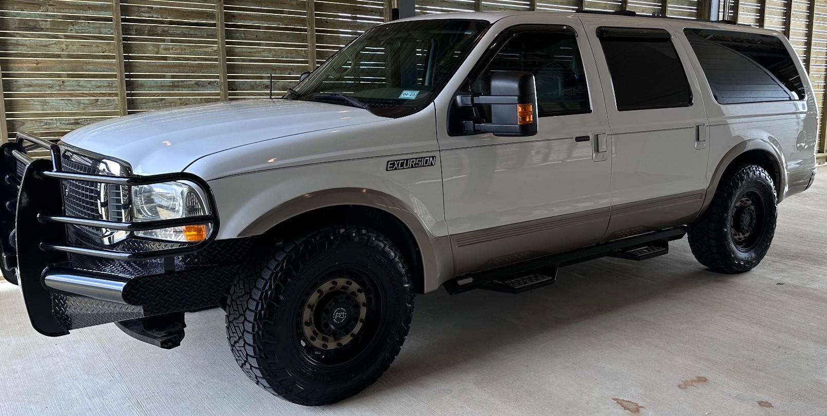 leveled ford excursion