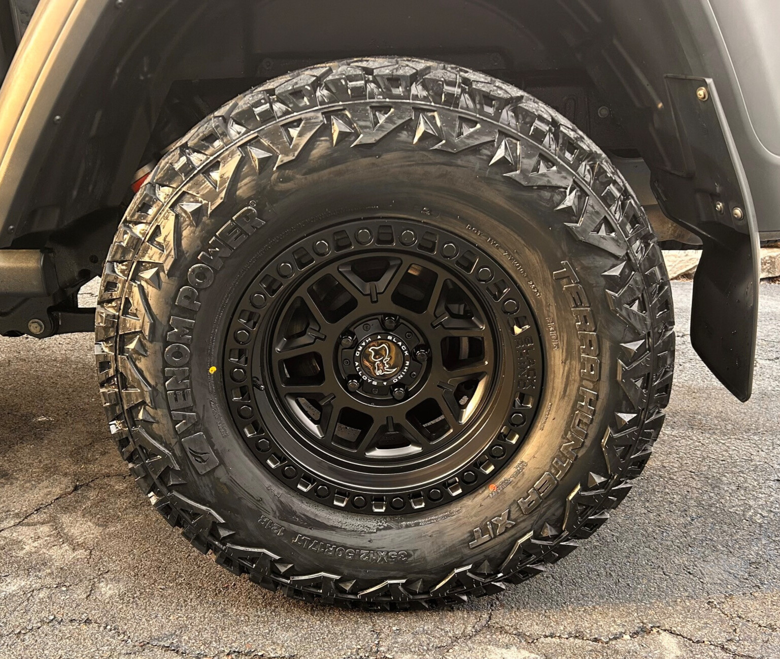 2023 Jeep Gladiator Mojave with Venom Power Terra Hunter X/T tires