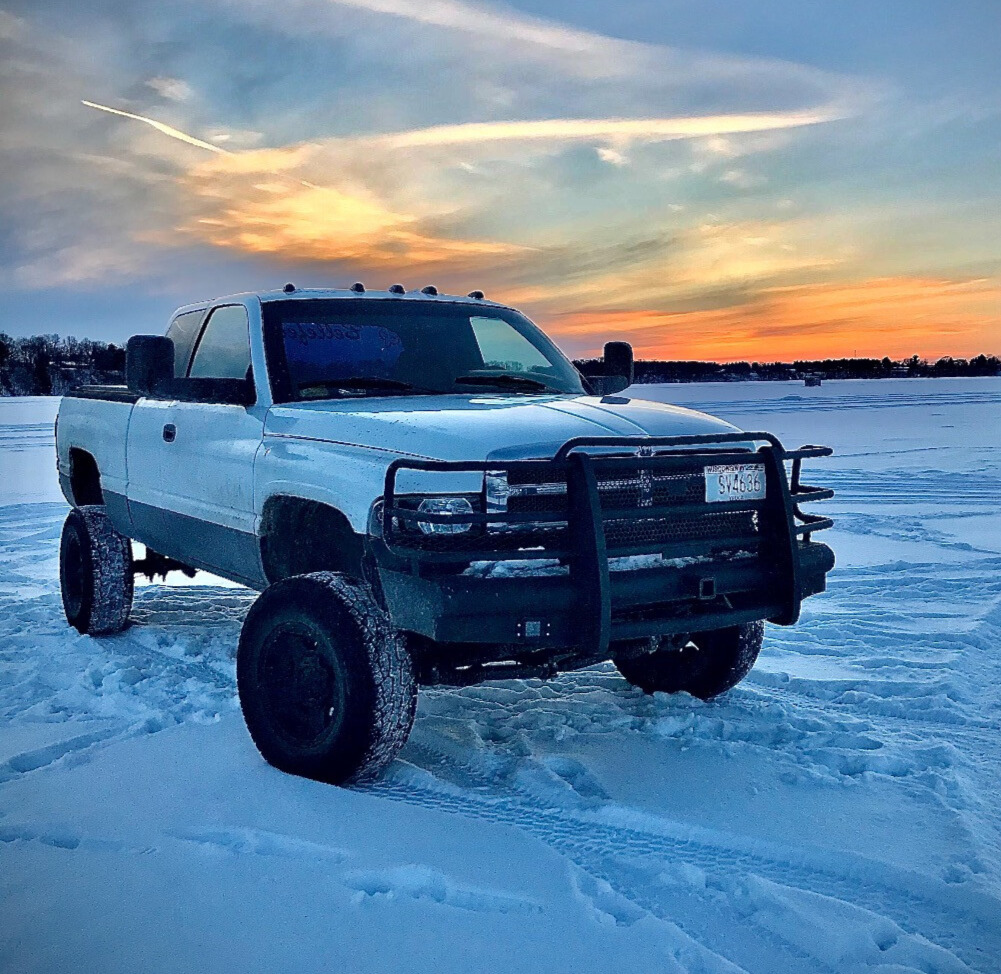 1998 Dodge Ram 1500 with Hankook Dynapro tires and Zone Suspension Lift