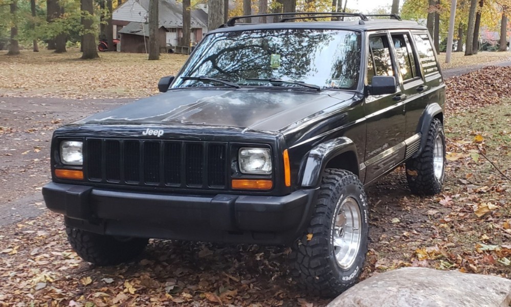 front view of black jeep cherokee xj