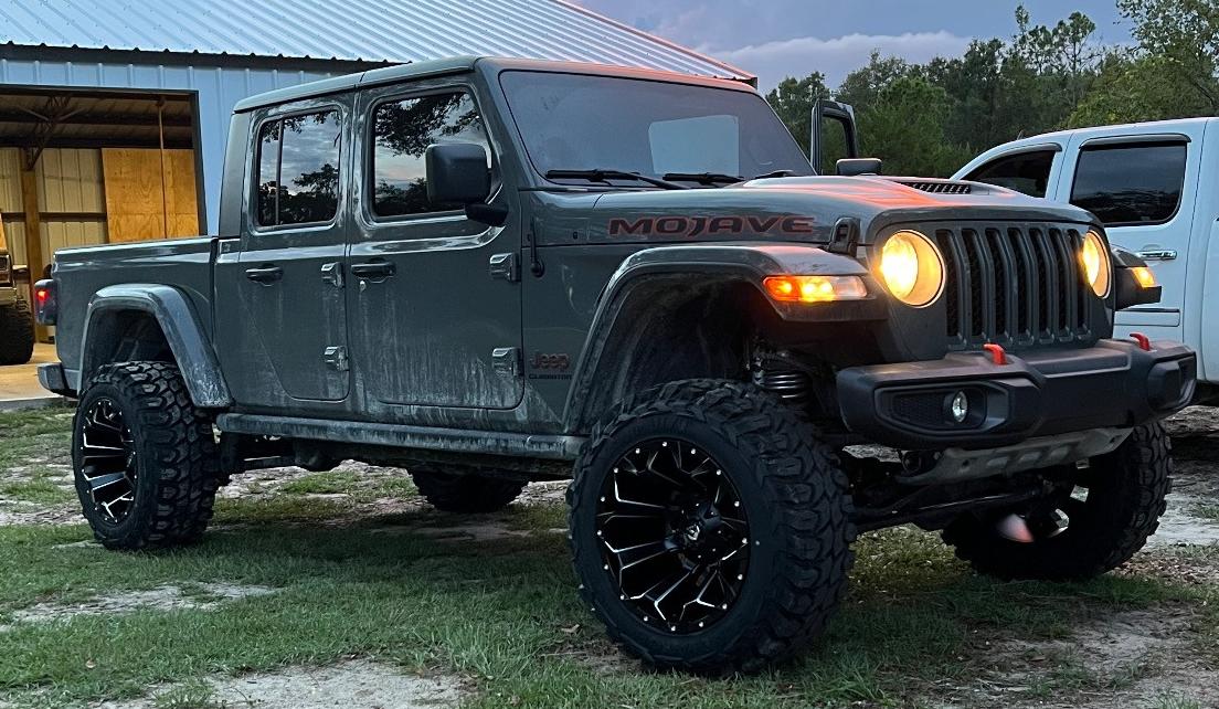 front view of jeep with amber lighting