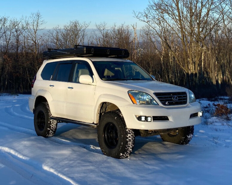 2008 Lexus GX470 with Leveling Kit and Mickey Thompson Baja Boss A/T tires