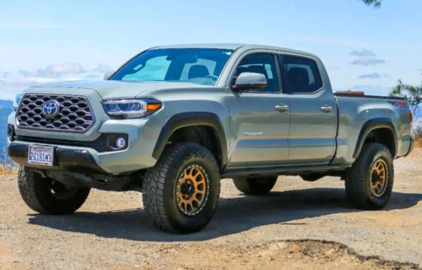 2022 Toyota Tacoma TRD with Method MR305 wheels and Falken Wildpeak AT3W tires