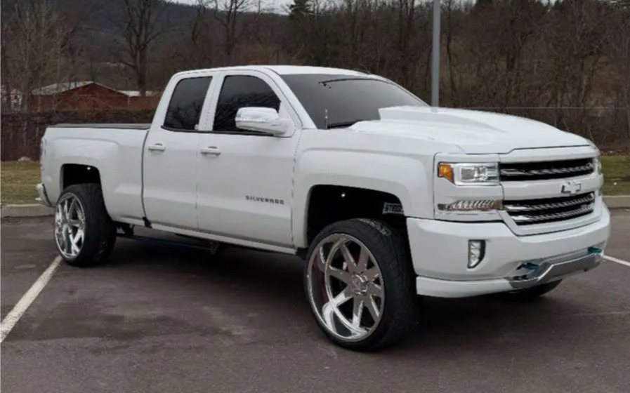 2018 Chevy Silverado 1500 with ARKON FORGED Anvil wheels and Rough Country Suspension Lift