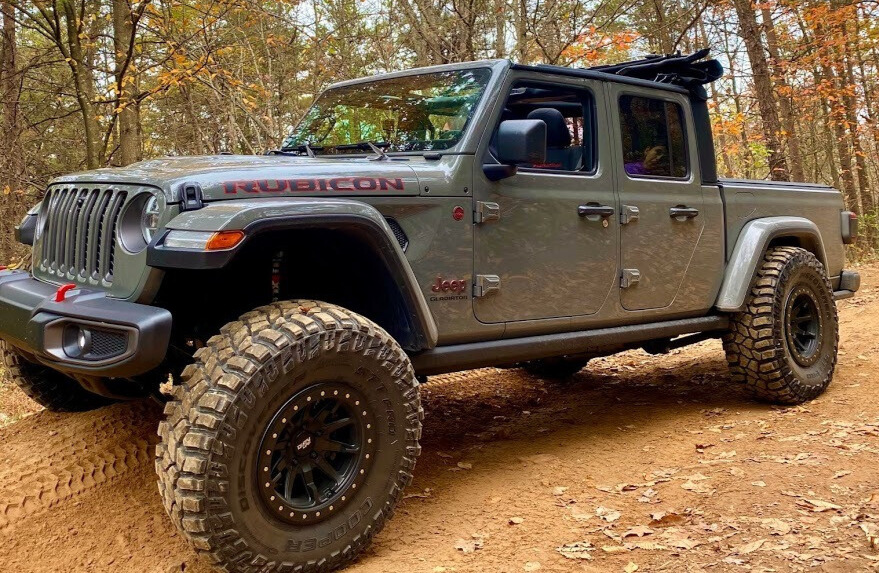 2021 Jeep Gladiator Rubicon with Cooper Discoverer STT Pro tires