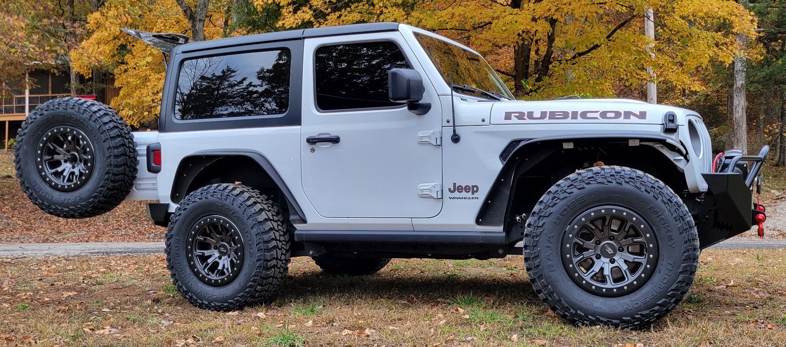 white jeep wrangler rubicon