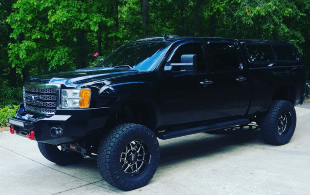 2013 GMC Sierra 2500 with Moto Metal MO992 wheels and Nitto Ridge Grappler tires