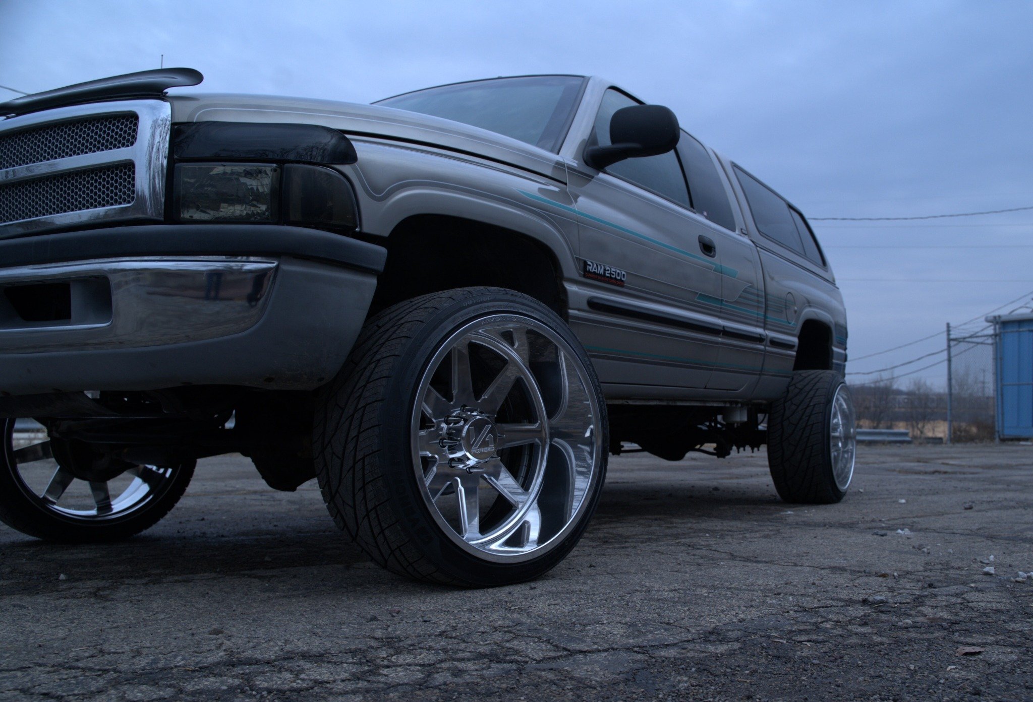 2001 Dodge Ram 2500 with Arkon Forged Anvil wheels