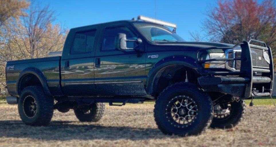 2000 Ford F-250 Super Duty with Moto Metal MO986 wheels and Federal Couragia MT tires