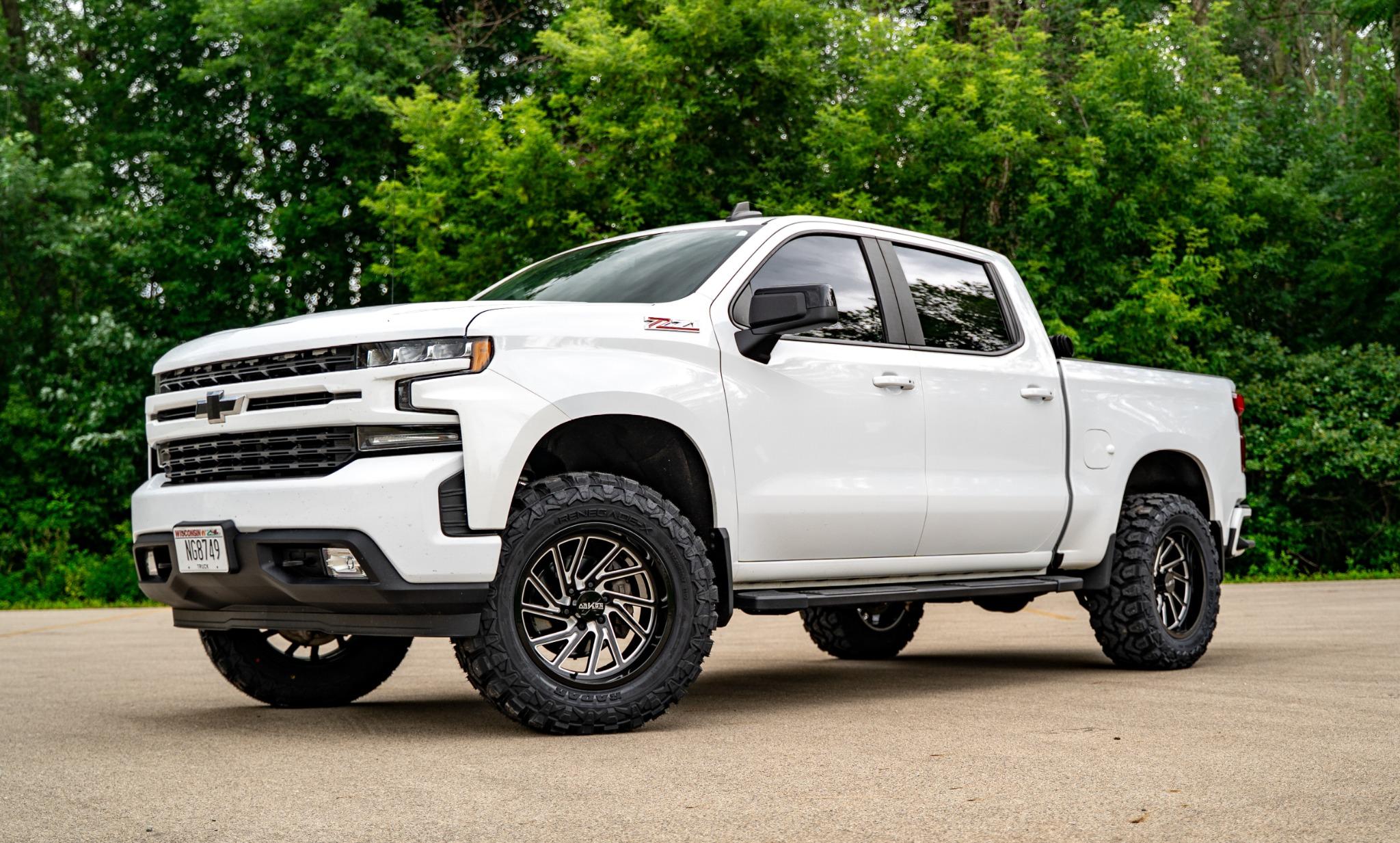 2016 Chevy Silverado 1500 with Arkon Off-Road Kennedy wheels