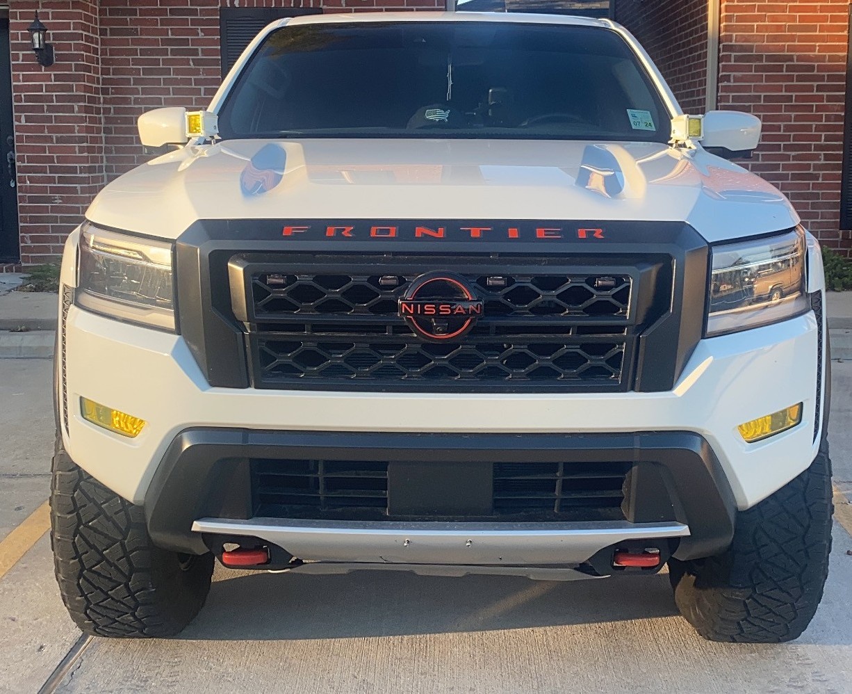 Front view of nissan frontier pro-4x grille