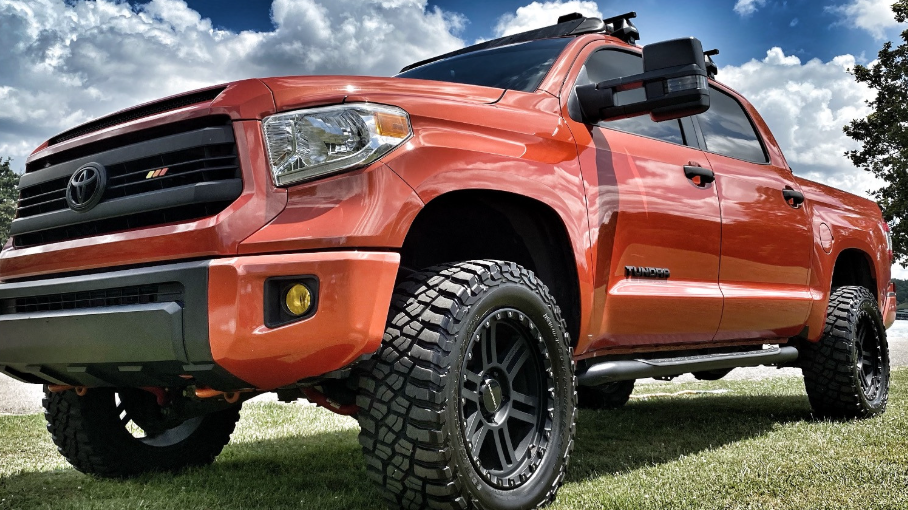 Mud-Terrain TA KM3 on Toyota Tundra
