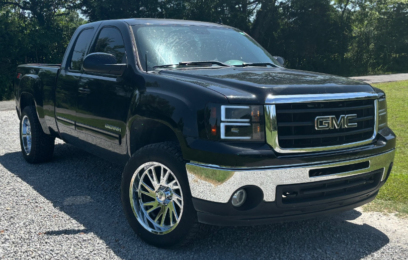 GMC Sierra 1500 with Moto Metal MO811 wheels
