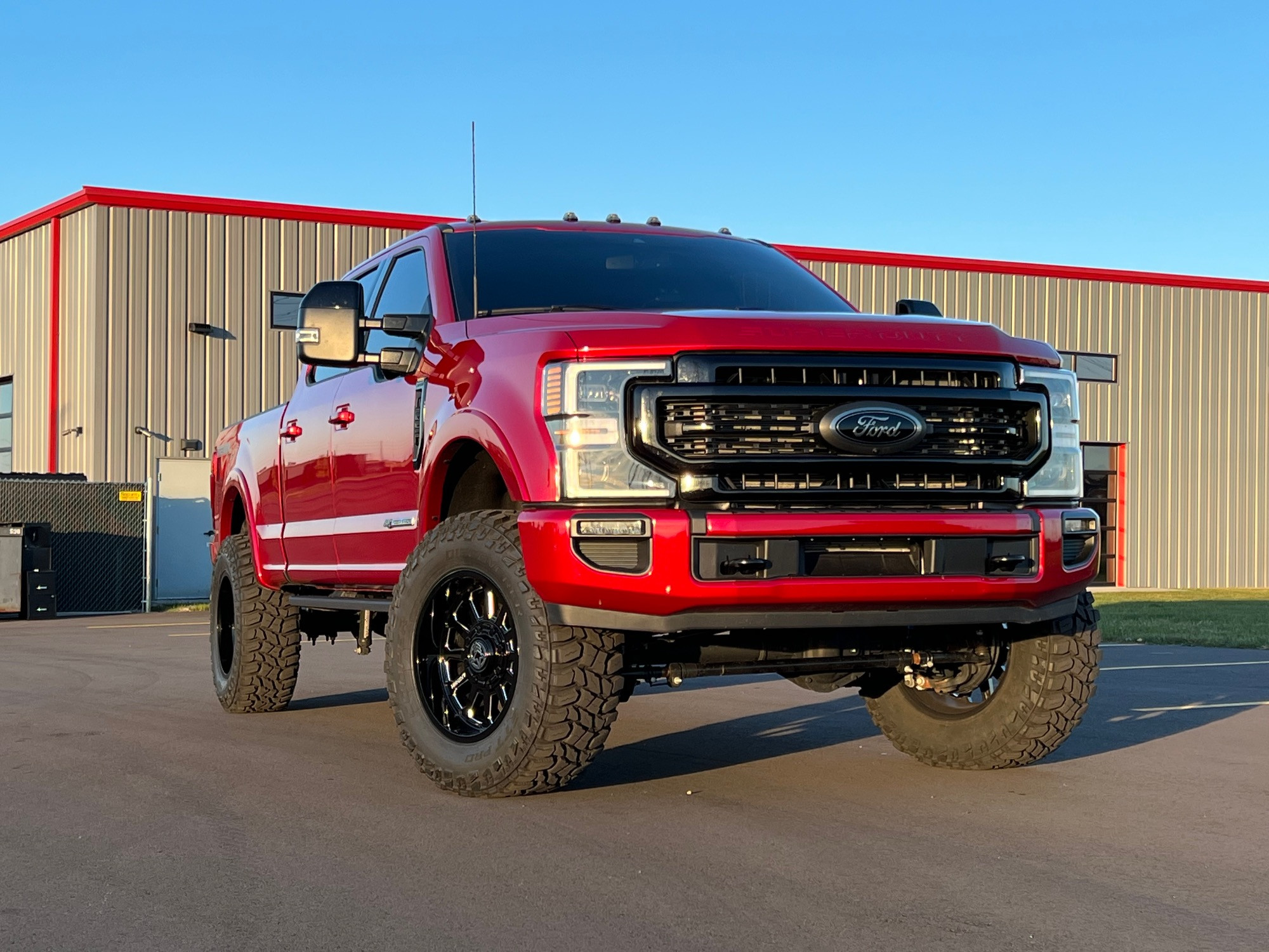 Lifted Ram 2500 on 37 inch tires towing a fifth wheel, real owner build