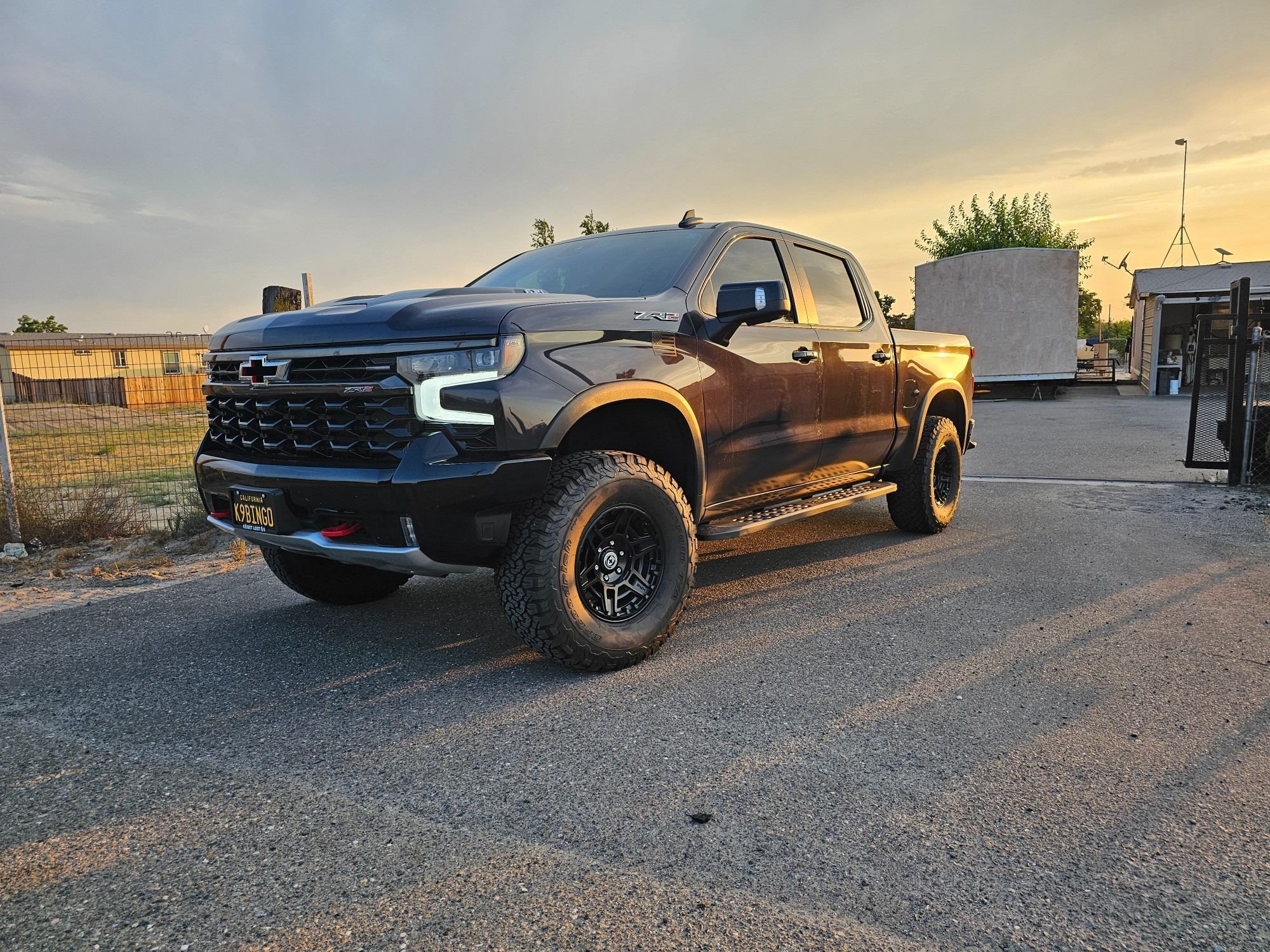 Leveled Ford F-150 on 35 inch tires with negative offset wheels, real owner build